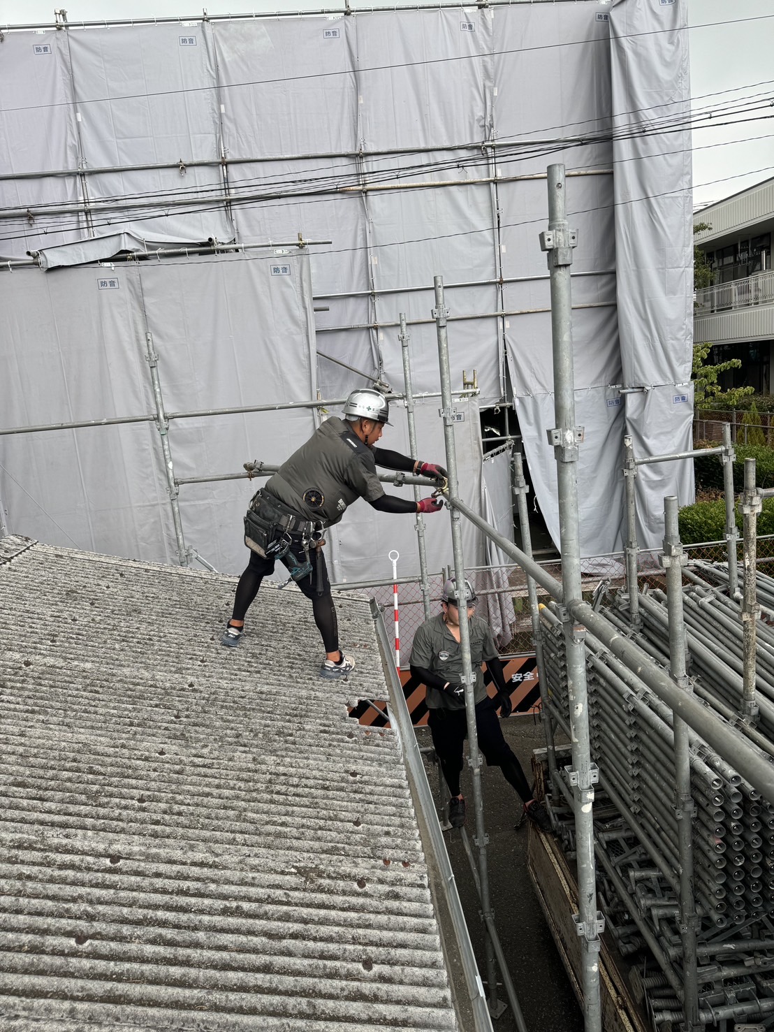 関東エリアの安全な足場工事 | 埼玉県草加市の弥栄建設